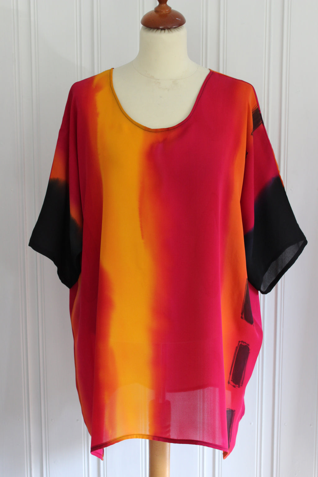 Hand painted top in silk 4777